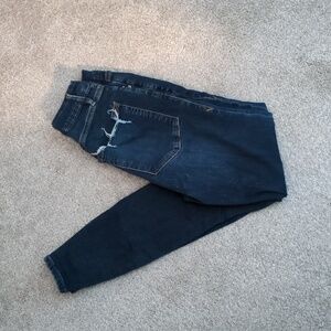 Good American jeans distressed. Size 4/27